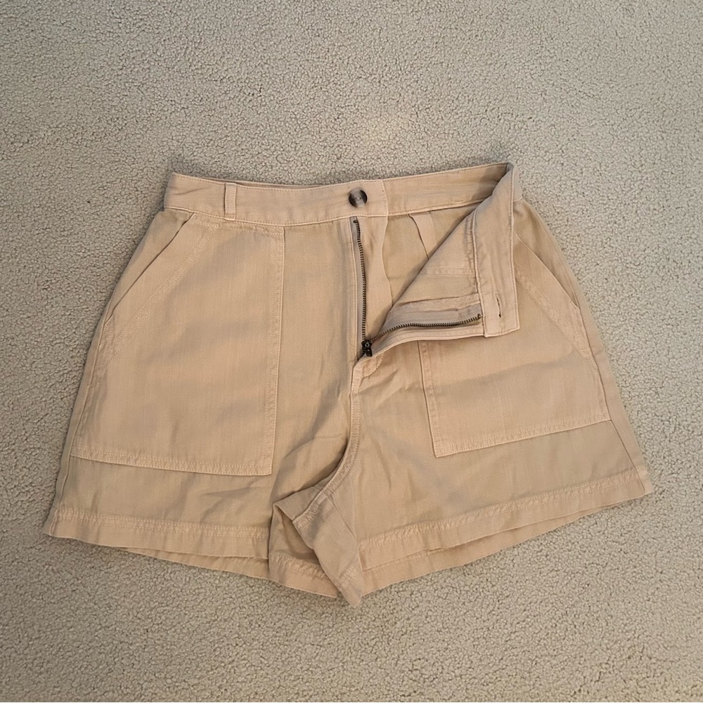 Women’s Universal Thread Shorts